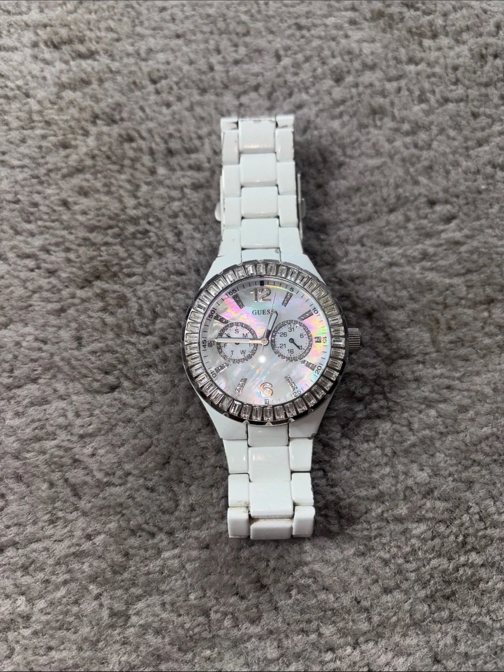 GUESS White Ceramic Watch with Crystal Bezel and Mother-of-Pearl Dial